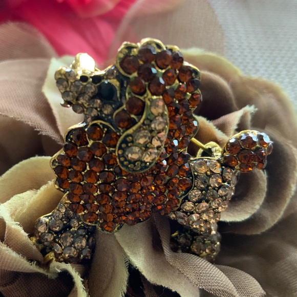 brown crystal brooch Jewelry - 💕NWOT Cutest little poodle brooch. Great for a gift or for yourself.🐶💕